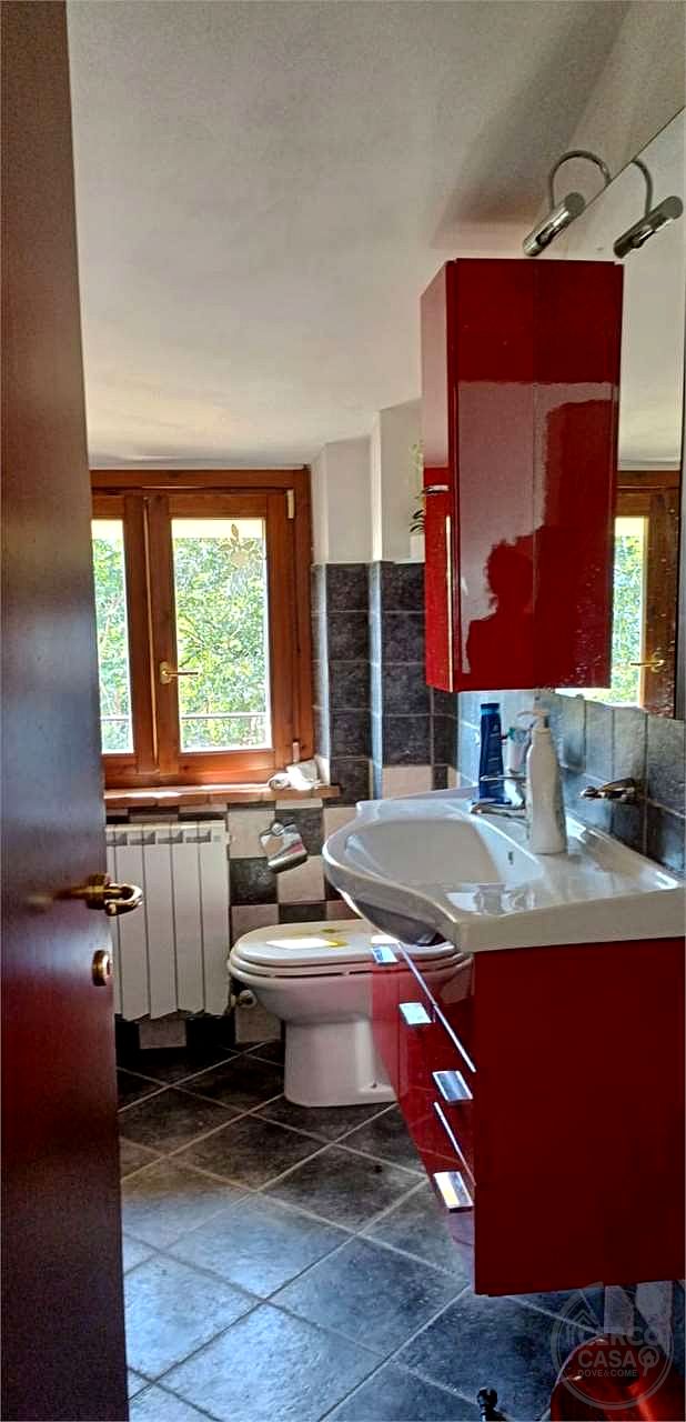 VILLETTA SINGOLA PANORAMICA CON 880 MQ DI TERRENO – MAGIONE