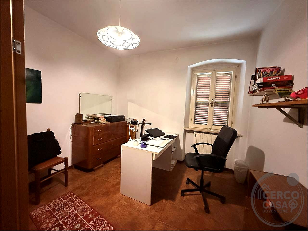 PORZIONE DI CASALE CON TERRENO E OLIVI