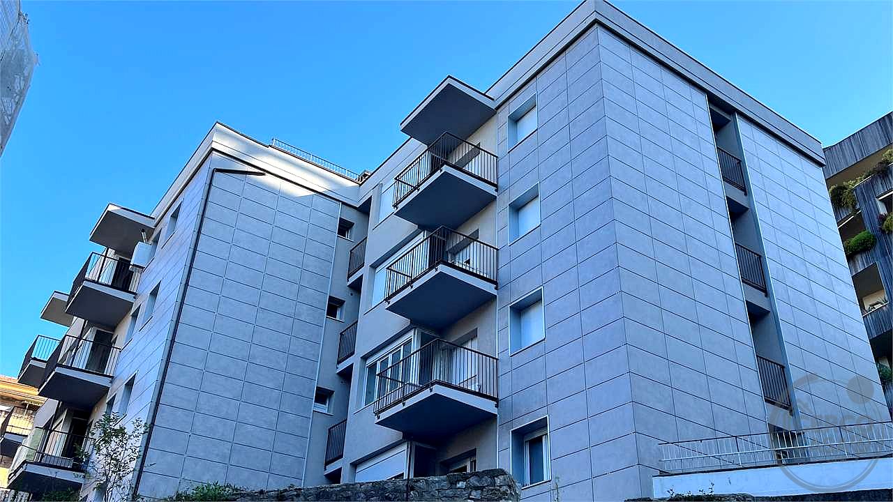 Appartamento 215 MQ con doppio accesso - Perugia