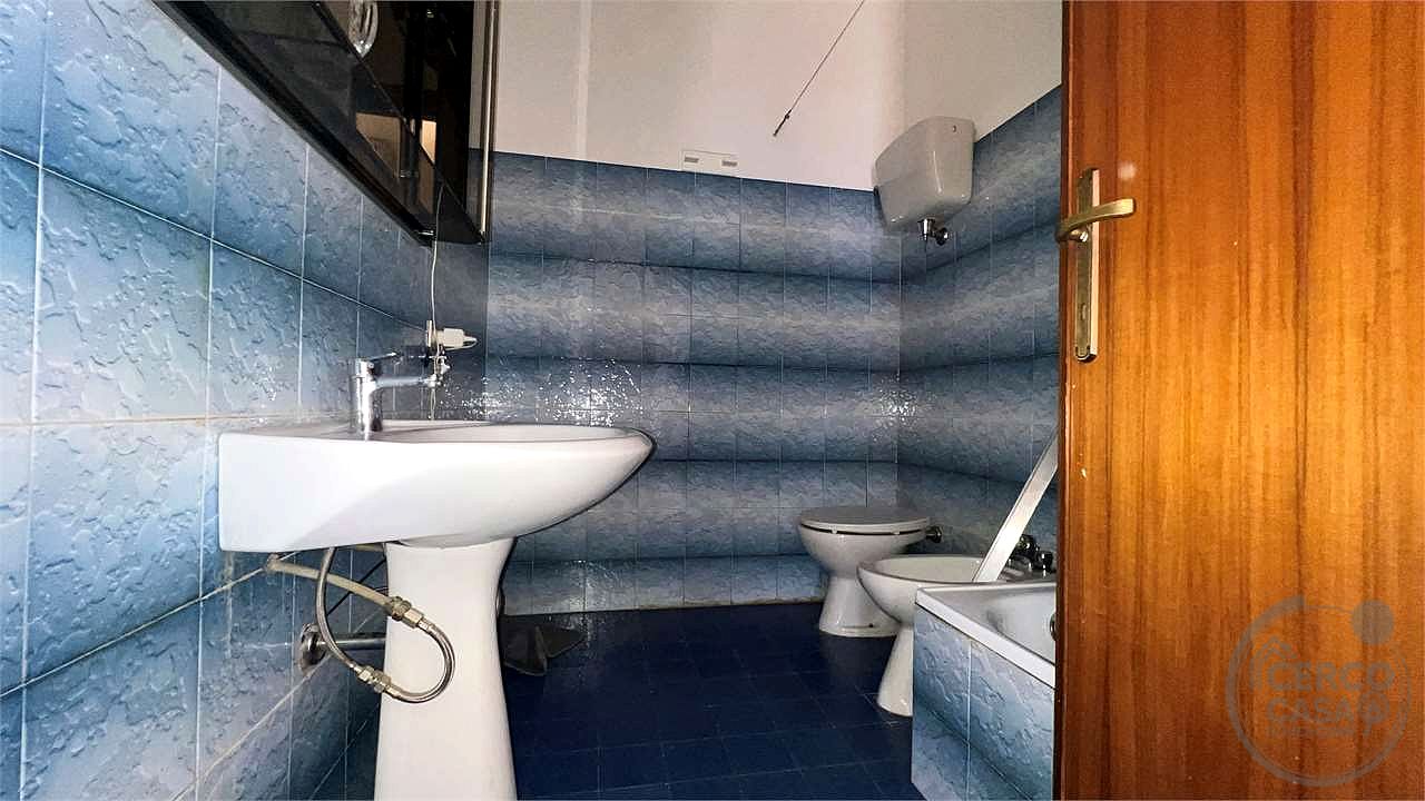 FERRO DI CAVALLO TRILOCALE CON GIARDINO