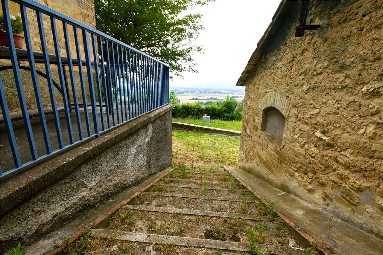Compendio immobiliare per residenze o attività ricettive