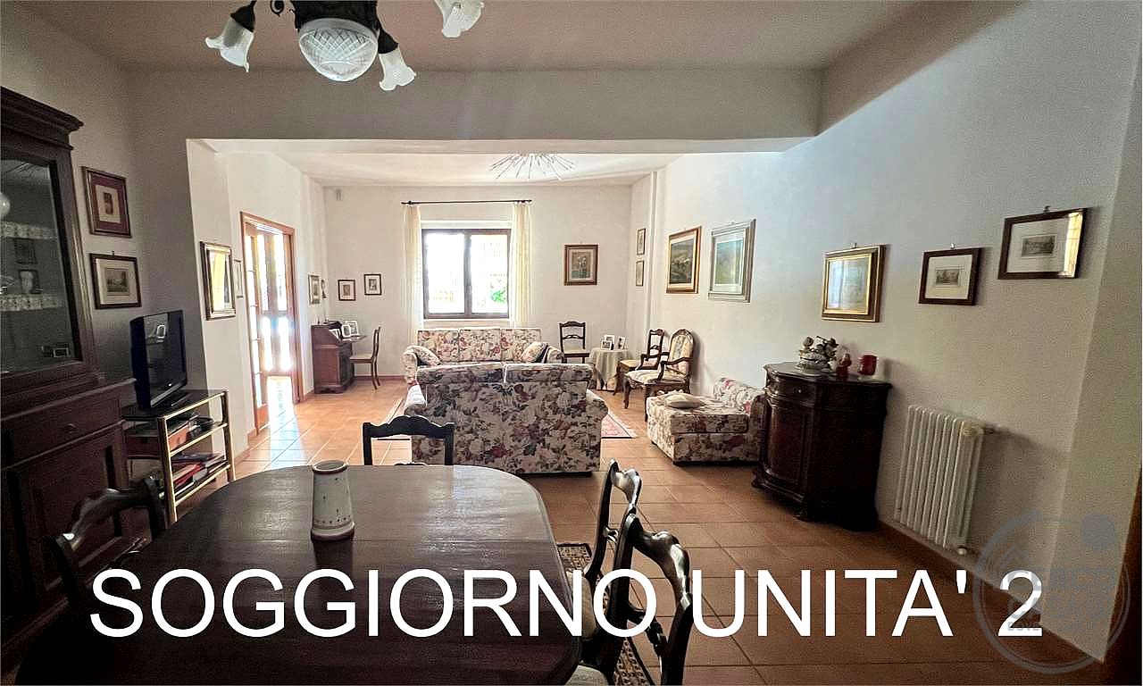 Villa con piscina e campo da tennis