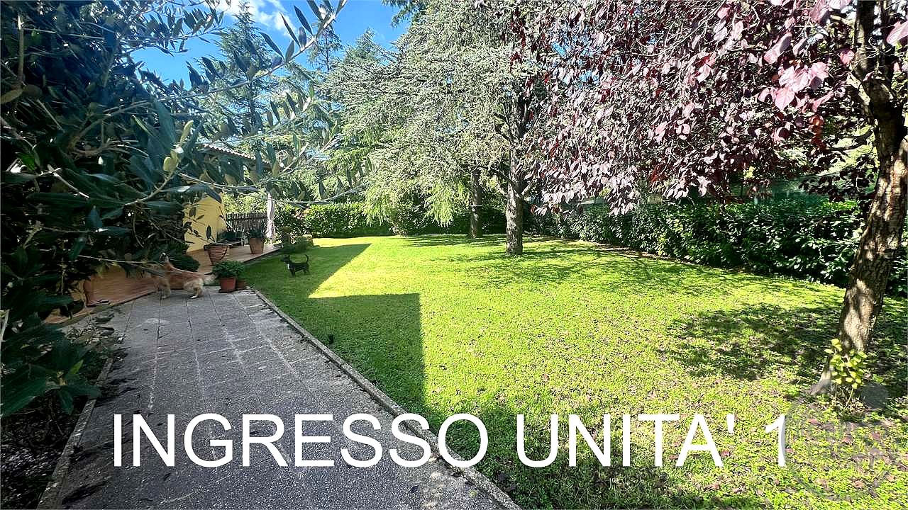 Villa con piscina e campo da tennis