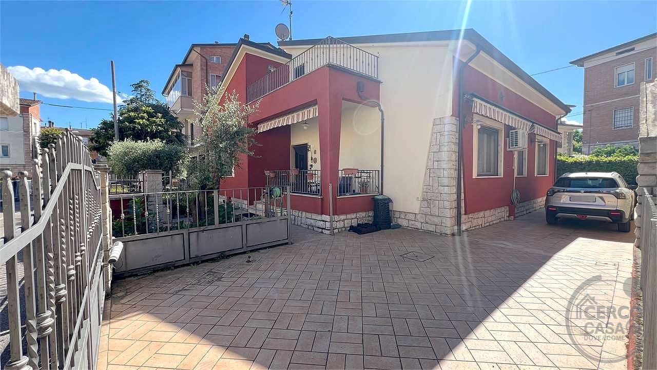 Villa in Vendita a Bastia Umbra (PG) Via Cecoslovacchia 5