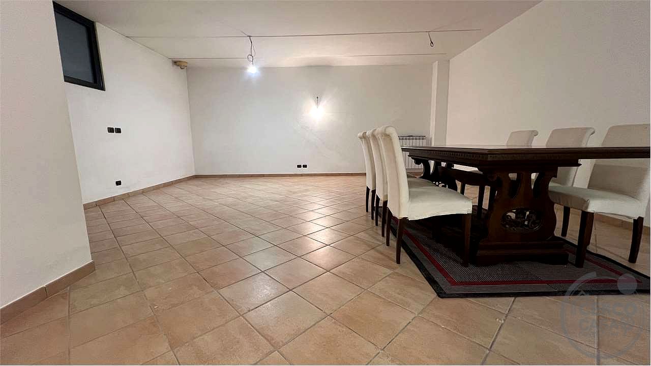 San Mariano, Appartamento con le caratteristiche di una villa