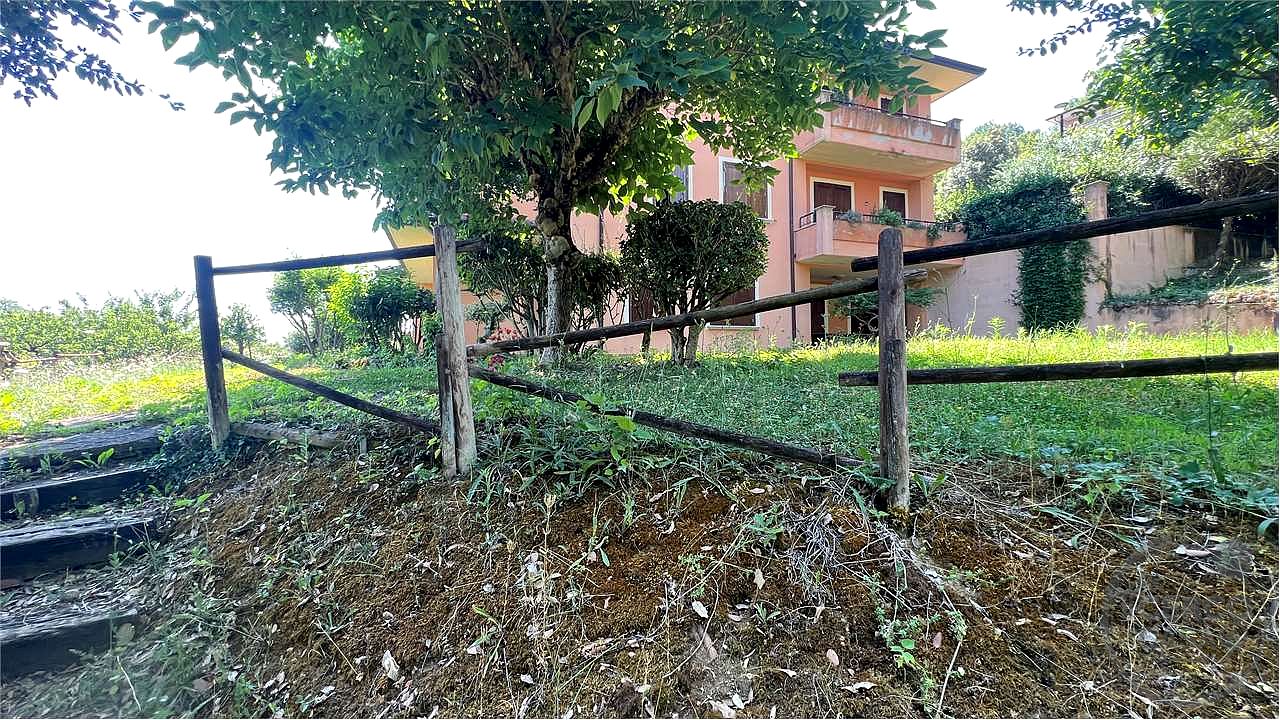 San Mariano, Appartamento con le caratteristiche di una villa