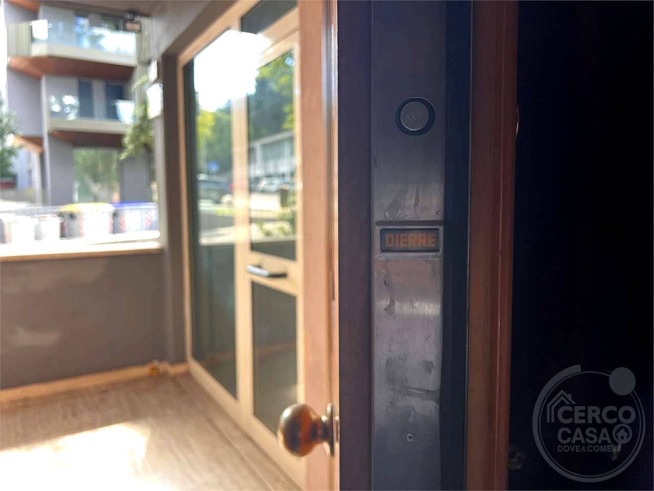 APPARTAMENTO CON INGRESSO INDIPENDENTE, AMPIA CORTE PRIVATA E TAVERNA