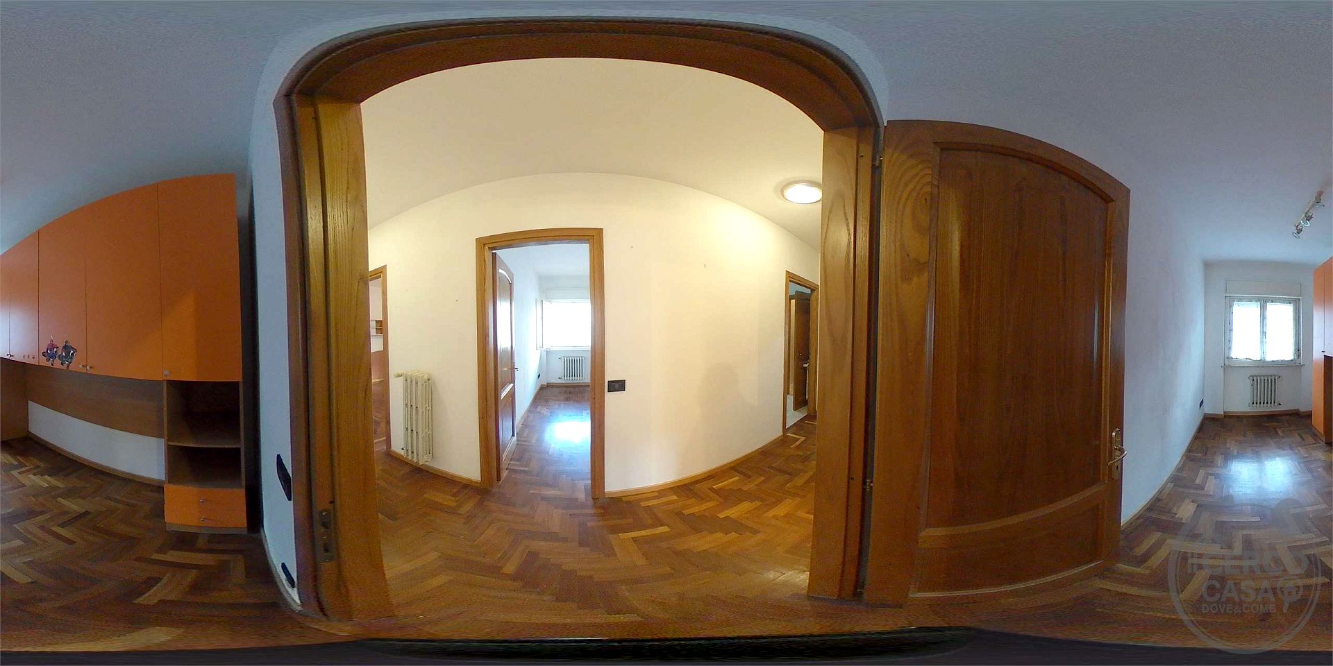 APPARTAMENTO CON INGRESSO INDIPENDENTE, AMPIA CORTE PRIVATA E TAVERNA