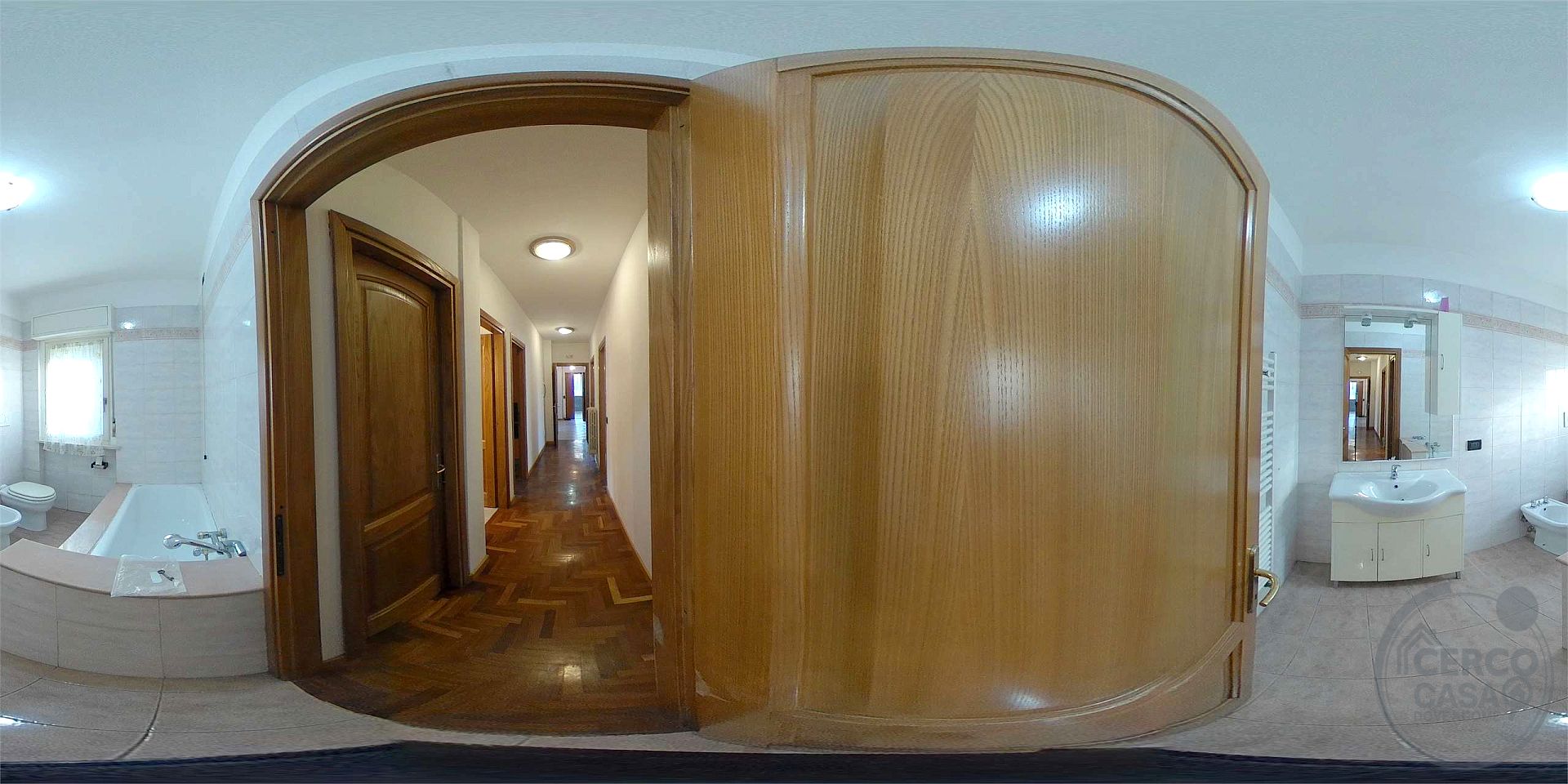 APPARTAMENTO CON INGRESSO INDIPENDENTE, AMPIA CORTE PRIVATA E TAVERNA