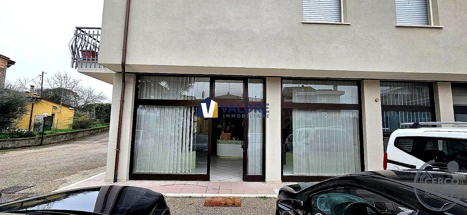 NEGOZIO VENDITA DERUTA RIPABIANCA · foto 5