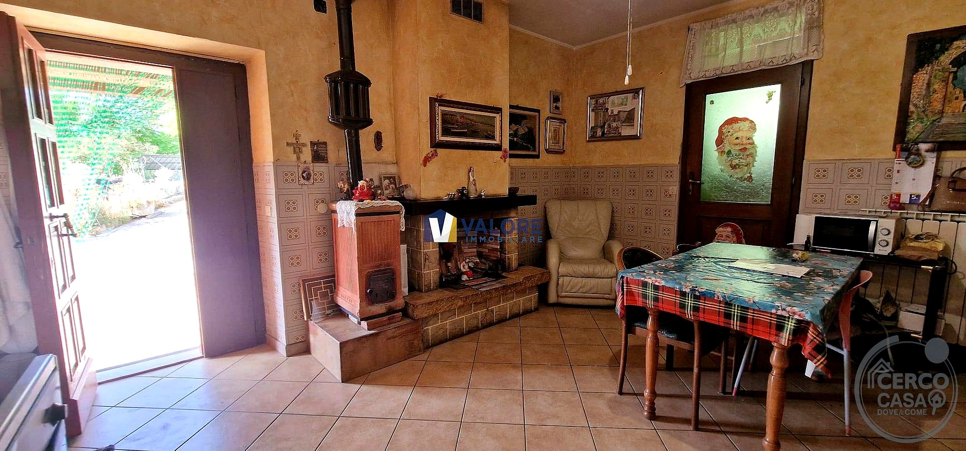 PORZIONE DI CASA VENDITA MASSA MARTANA · foto 2