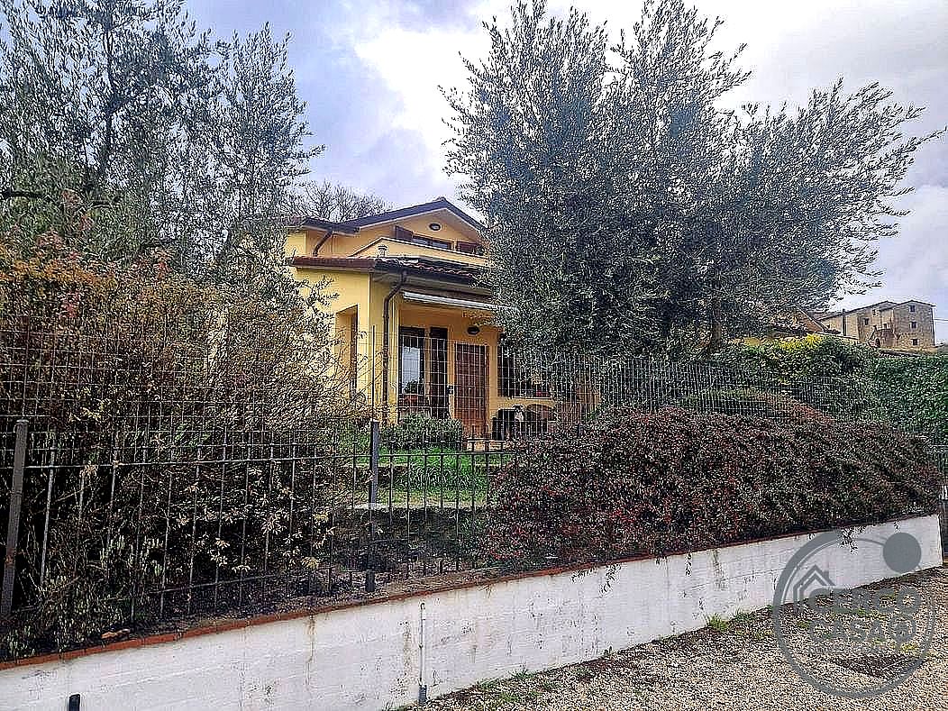 VILLA A SCHIERA VENDITA PERUGIA MONTELAGUARDIA · foto 8